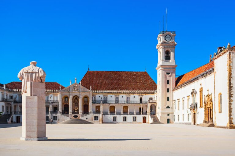 La Universidad de Coímbra, una de las más antiguas de Europa