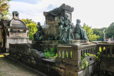 Lugares emblemáticos: la tumba de Abelardo y Eloísa