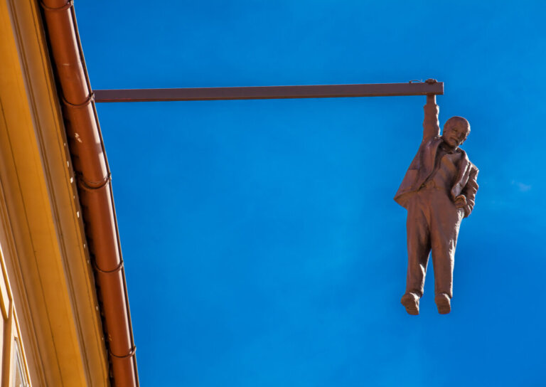 El hombre colgado de Praga, ¿qué significa?