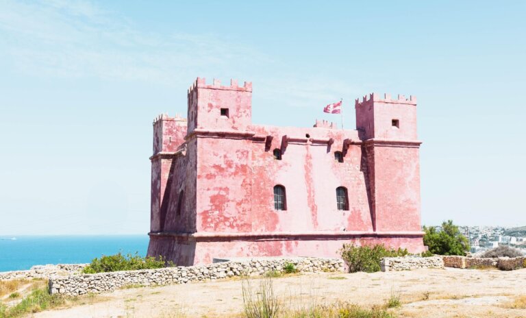 The Red Tower: historia de su construcción
