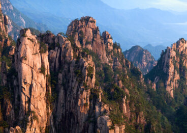 La Montaña Amarilla y su conjunto de picos rocosos
