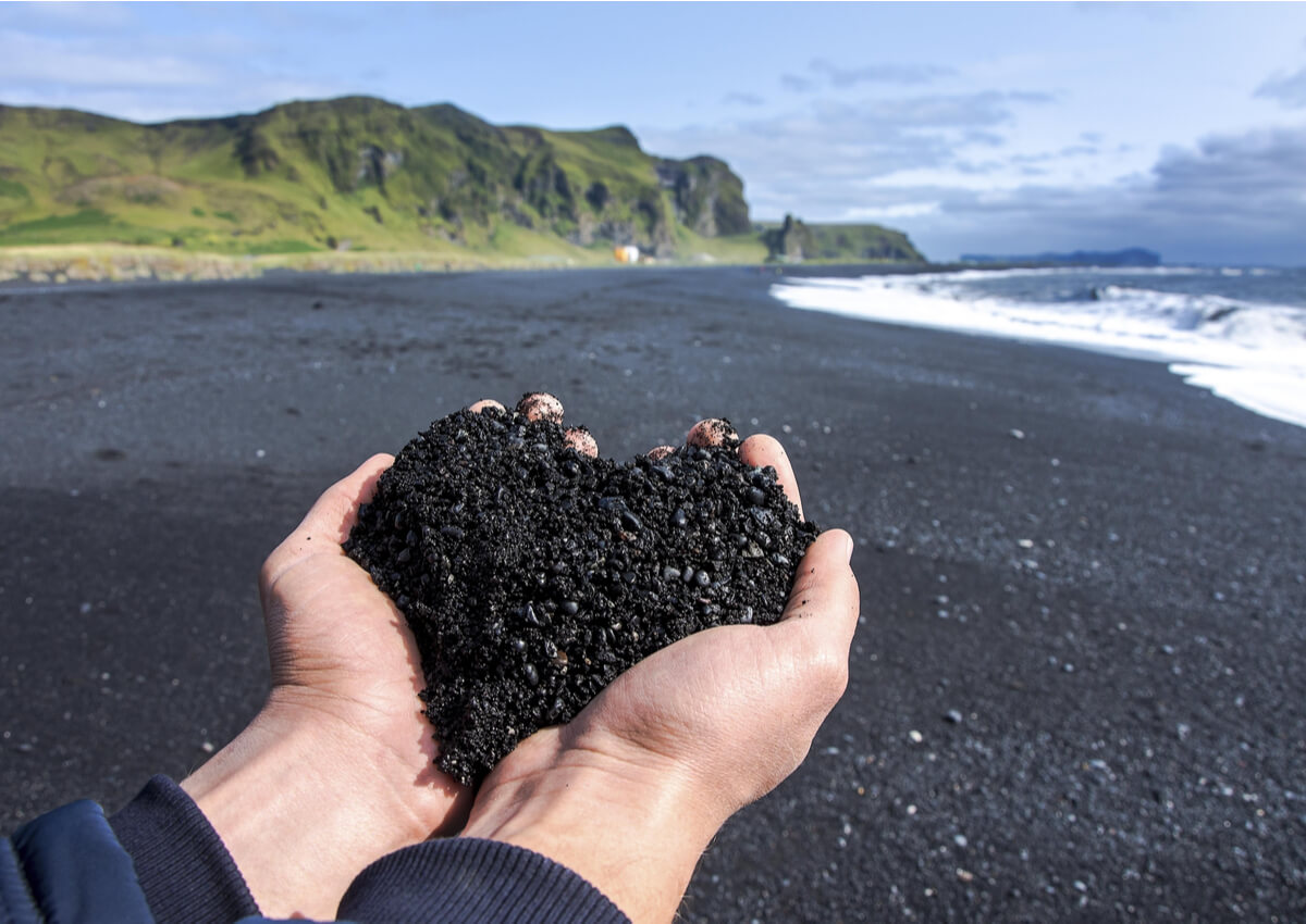 Conoce Las Maravillosas Playas De Arenas Negras En Islandia Mi Viaje