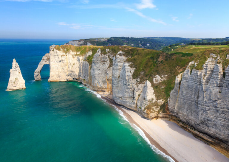 Los acantilados de Étretat y las ciudades góticas