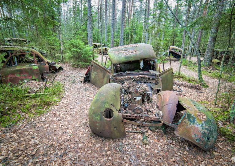 Cementerio de coches de Kyrkö: ¿por qué fueron abandonados allí?