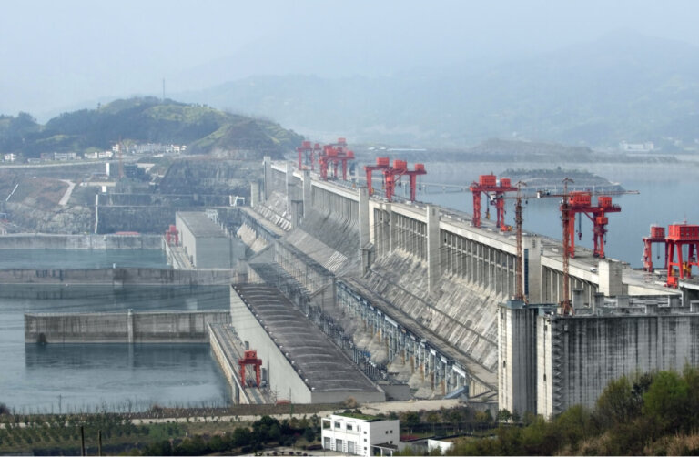 Tres Gargantas: una obra monumental