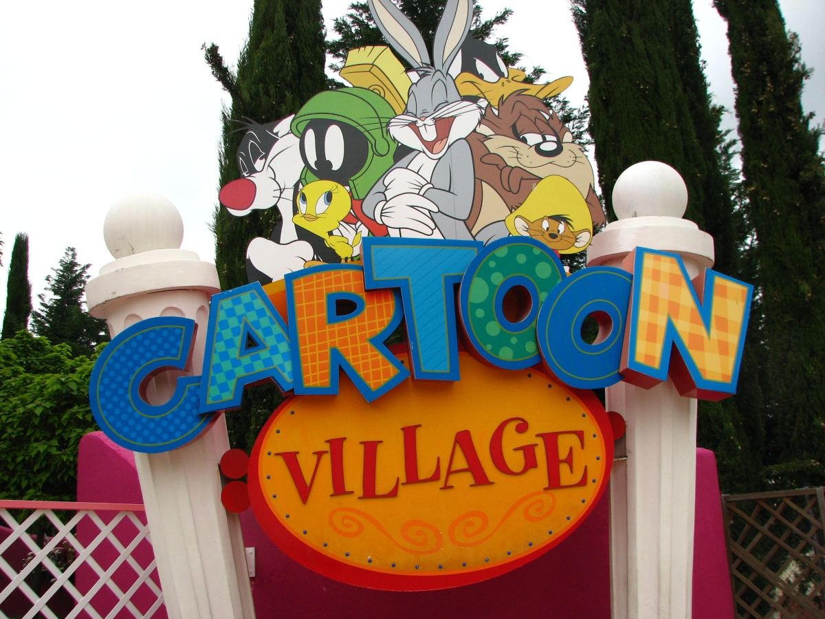 Entrada al parque de atracciones Warner, uno de los mejores de Europa