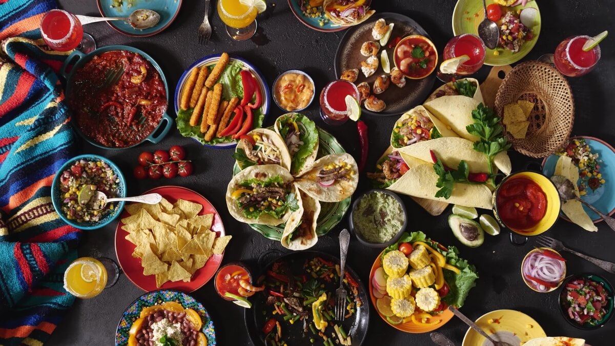 Platos de comida mexicanos. 