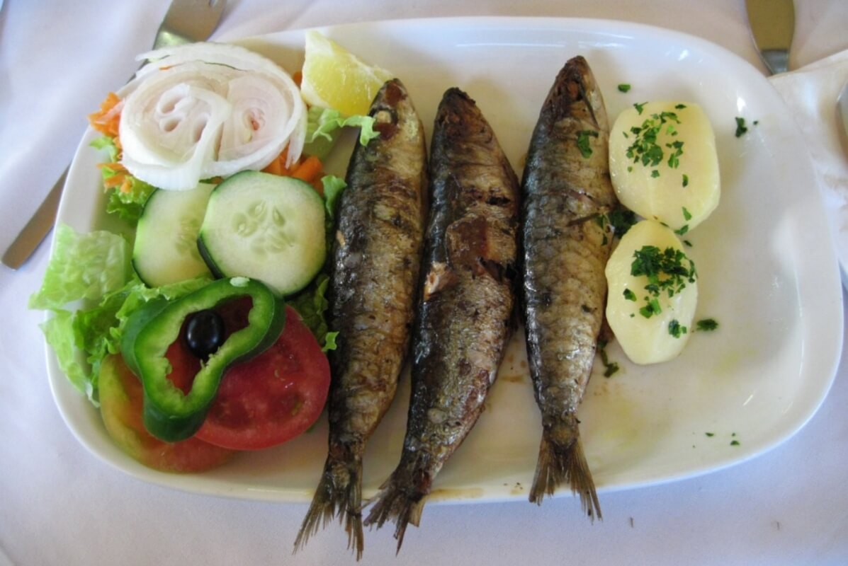 Plato de Sardinhas Asadas, en la ciudad de Nazaré.