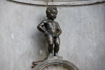Historia y leyendas del Manneken Pis en Bruselas