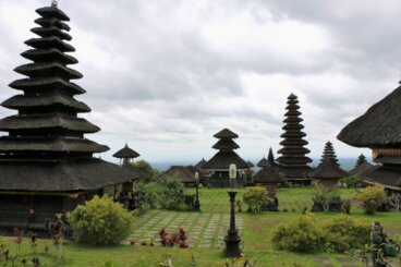 El templo Pura Besakih, una de las joyas de Indonesia